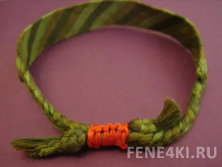 Как да завърши дрънкулки Baubles на конци