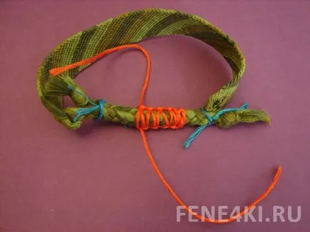 Как да завърши дрънкулки Baubles на конци