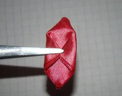 Kanzashi собствените си ръце как да се правят снимки, продукти и майсторски клас с видео уроци