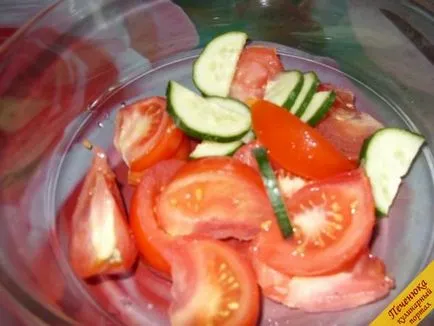 Картофена салата с домати и краставици (стъпка по стъпка рецепта със снимки)