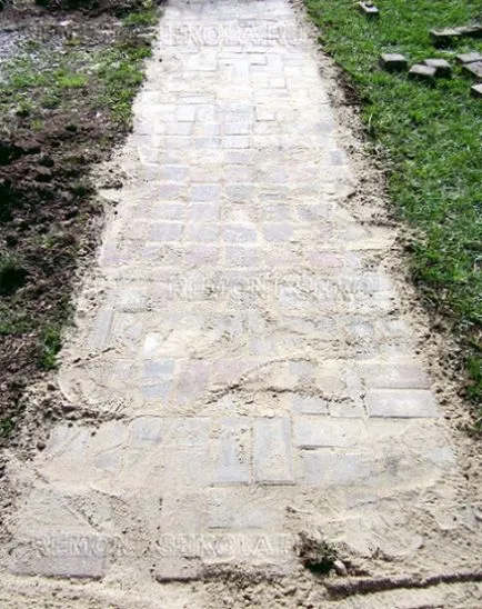 Както току-що направи градина пътя на плочки в страната или района - 5 стъпки със снимки