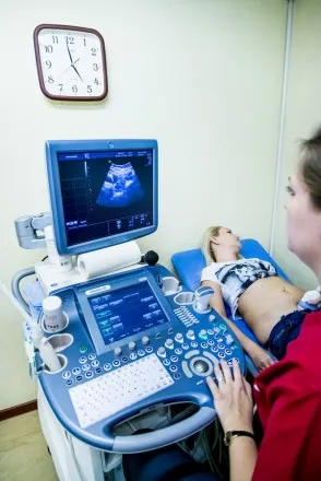 Медицински център за асистирана 