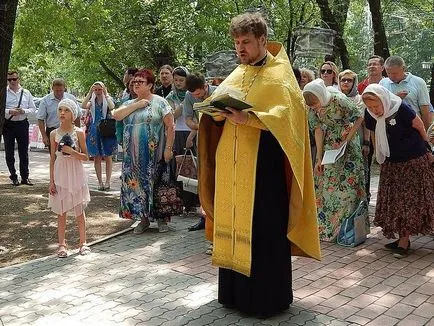 Пасторите поклонението на светите мощи