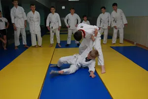 Ползите от класове по тялото на детето близък бой