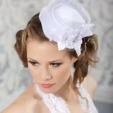 Прически за сватба с шапки и воали