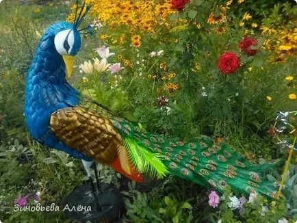 Bird - Паун - от пластмасови бутилки, за градината