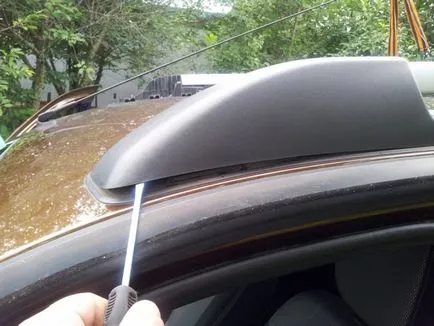 Потокът на водата през релсите Renault Duster