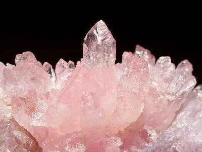 Pink кварцови магически свойства на зодиакални знаци (магически) Розов кварц магически свойства на знаците на зодиака