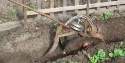 Ръчно Ridger за картофи с ръце