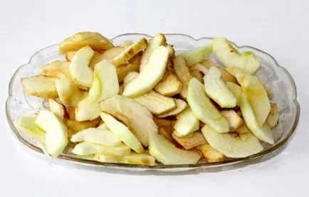 Салата от краставици и ябълки - рецепта със снимки