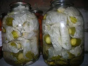 Най-добрите рецепти за кисели краставички през зимата, много вкусно консервиране