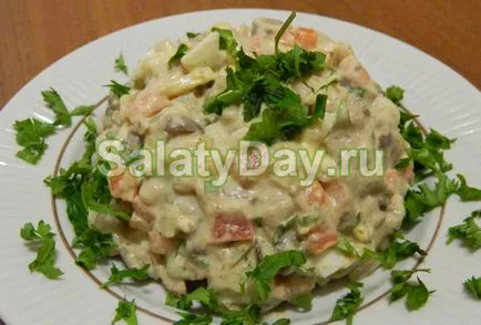 Салата с пилешки дробчета