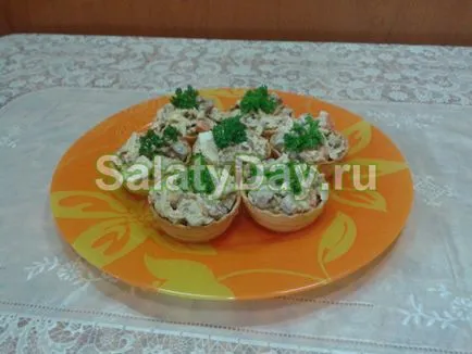 Салата с пилешки дробчета