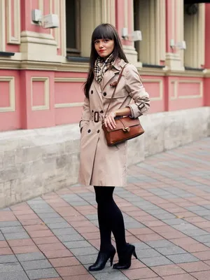 Какво обувки да се носят обувки, които отговарят наметало, за да прикрие, гумени ботуши