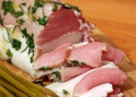 Методи вкусна осоляване мазнини да се топи в устата (туршия мазнини вкусна) Методи вкусна осоляване мазнини да се топи в устата