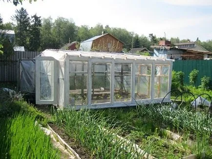 Greenhouse на рамката на прозореца с ръцете си пълен цикъл на строителните чертежи и снимки
