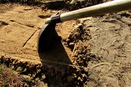подреждане технология се тротоарни плочи, на водача на пясък снимка