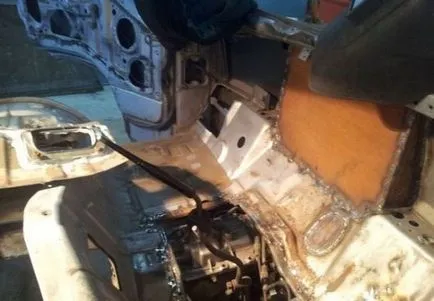 Уникалната SUV с ръцете си