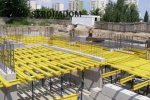 Засилване на плочи с ръцете си в модерна сграда и ремонт