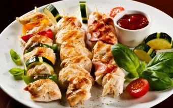 Как да мариновайте пилето за бързо и вкусно барбекю