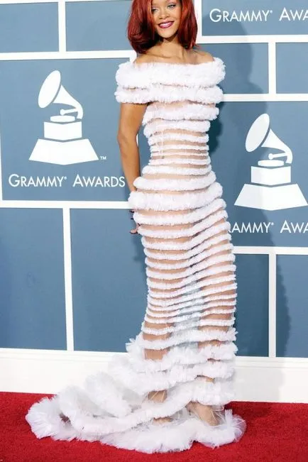 Снимки на най-добрите рокли Rihanna (рядко) Снимки на най-добрите рокли Риана