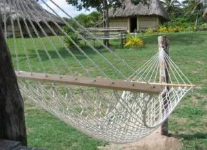 Хамак с ръцете си, за да се получи и в домашни условия как да се направи хамак отстранен от тъканта на рамката, тъй като мрежата (вили) Хамак с ръцете си, за да се получи и в домашни условия как да се направи хамак отстранен от тъканта на рамката, като сплита