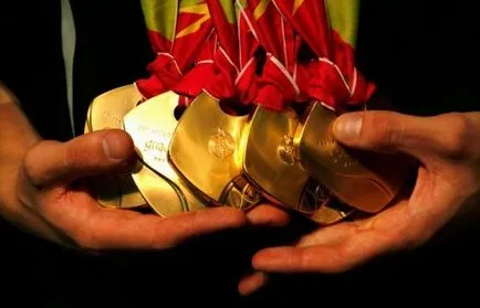 Как да се почисти медал