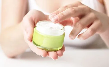 Cream у дома бръчки, хидратация, подхранване