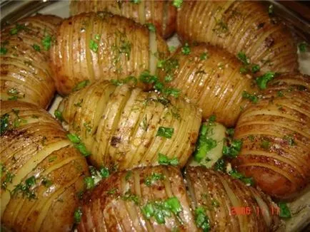 Как да се пекат картофи на фурна картофи, печени във фурната в продължение на 9 рецепти