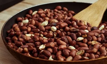 Както печено фъстъчено (минути процес пържене) Как да се изпържи фъстъци