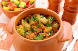 Картофи с гъби в саксии в пещта (печка) Картофи с гъби в саксии във фурната