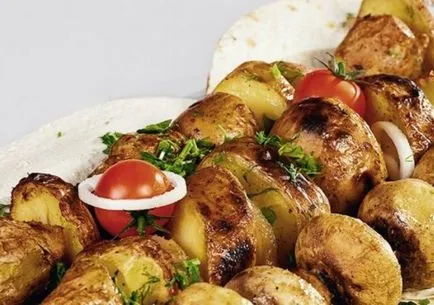 Картофи на скара на шишчета, от рецептите на скара със снимки