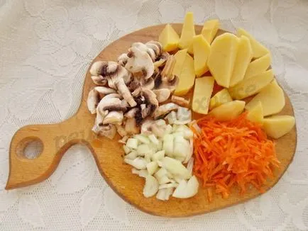 Картофи с гъби в саксии в пещта (печка) Картофи с гъби в саксии във фурната
