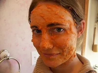 Маска със зехтин и мед у дома