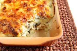Пилешко филе с картофи на фурна готви просто, бързо и вкусно