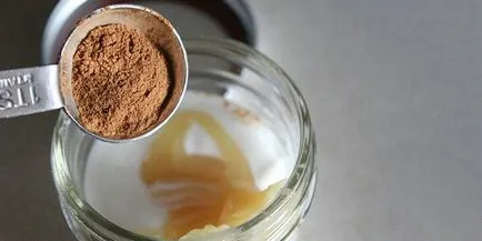 Маска за коса с канела, масло и мед, за да се проясни и да растат