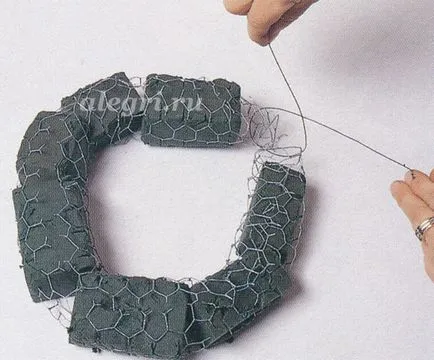 Великден венец с ръцете си