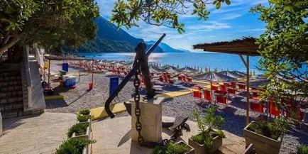 Jaz Beach, Плаза Jaz