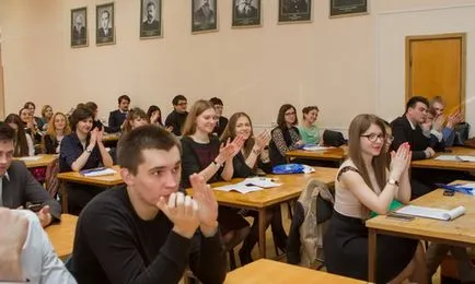 Разликата между пълно работно време, на непълно работно време и задочни форми на обучение каква е разликата