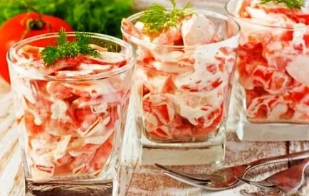Рецепти за салати с раци пръчки, домати и сирене, тайни