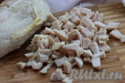 Салата рецепта с пиле и бъркани яйца - рецептата със снимка