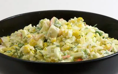 Раци салата с царевица и краставици