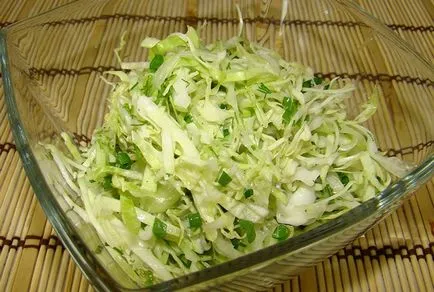 Зеле салата с краставици