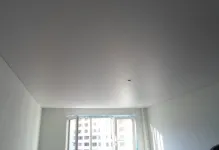 Сатен тавани плюсовете и минусите на снимка лъскава черна мед, ревюта, сатен или матов разлика