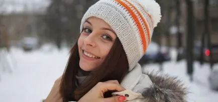 Cap с помпон спици