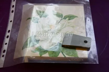Кутия за бижута в техниката за декупаж