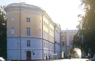 За разлика от гимнастическия салон на Лицея