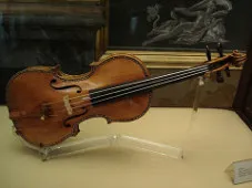 Violin интересни факти, видео, история, снимки, да слушате (Stradivarius) Violin интересни факти, видео, история, снимки, да слушате