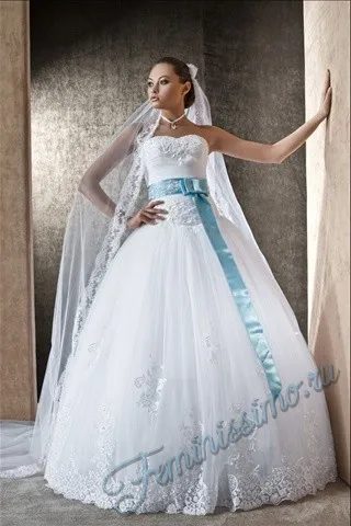 Сватбена рокля с панделка на снимките талията, списание за жени (рокли) Сватбена рокля с панделка на снимката на кръста, женско списание