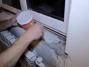 Инсталиране на PVC первази с ръцете си